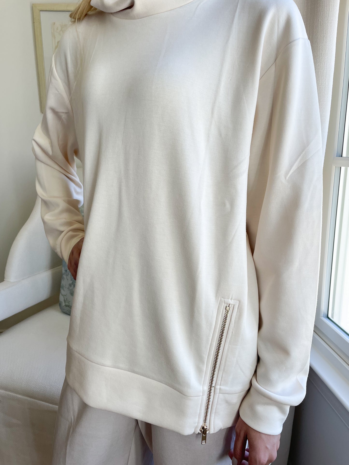 P. Cill Cream Scuba Top w/Side Zipper Detail